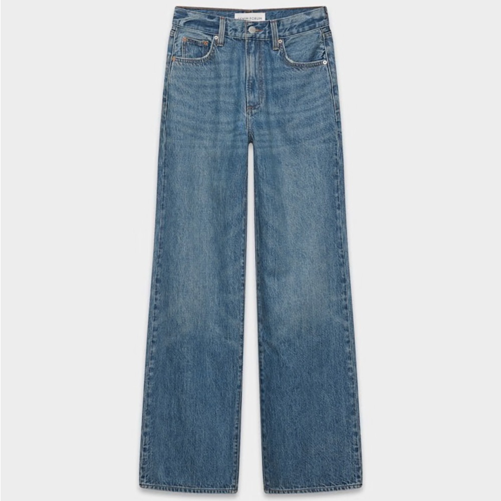 Aritzia Denim Forum The Farrah Hi-rise Wide Jean in  5 Yrs Kiss N Tell Blue